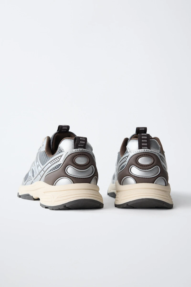 METALLIC SNEAKERS