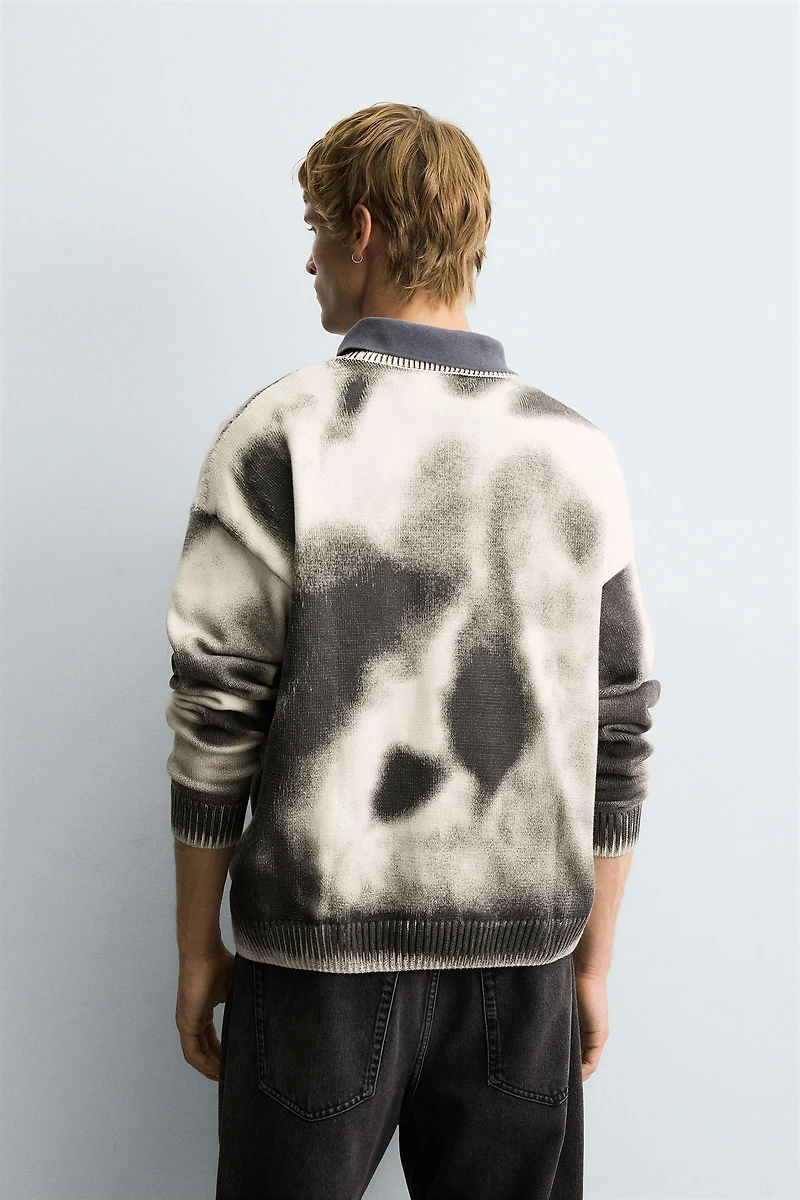 WASHED ABSTRACT PRINT SWEATER