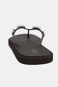 CHARM FLAT SANDALS