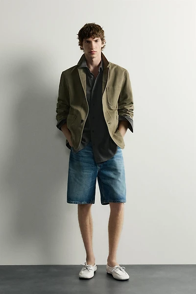 STRAIGHT FIT DENIM SHORTS