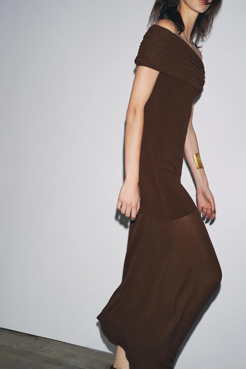 OFF-THE-SHOULDER KNIT DRESS