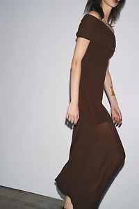 OFF-THE-SHOULDER KNIT DRESS