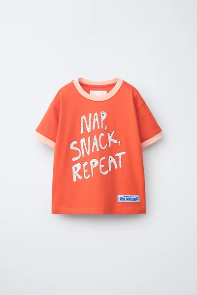 T-SHIRT INSCRIPTION CONTRASTE