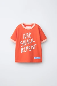 T-SHIRT INSCRIPTION CONTRASTE