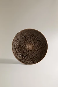 DESSERT PLATE WITH RAISED DESIGN