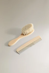 CHILDREN’S BRUSH AND COMB SET