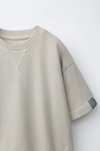 FLEECE LABEL T-SHIRT