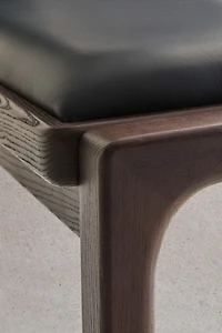 BENCH 01