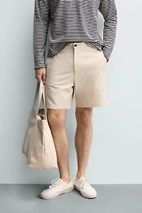SHORT REGULAR FIT STRUCTURÉ