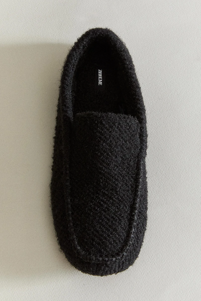 WARM LOAFERS WITH LEATHER SOLE