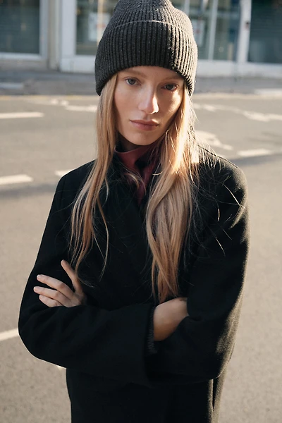 CUFFED RIBBED BEANIE