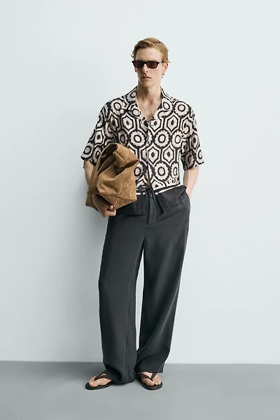 CONTRAST GEOMETRIC PRINT SHIRT