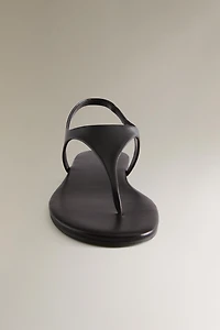 FLAT LEATHER SANDALS