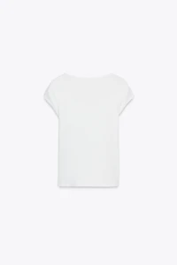 T-SHIRT À ENCOLURE CARRÉE