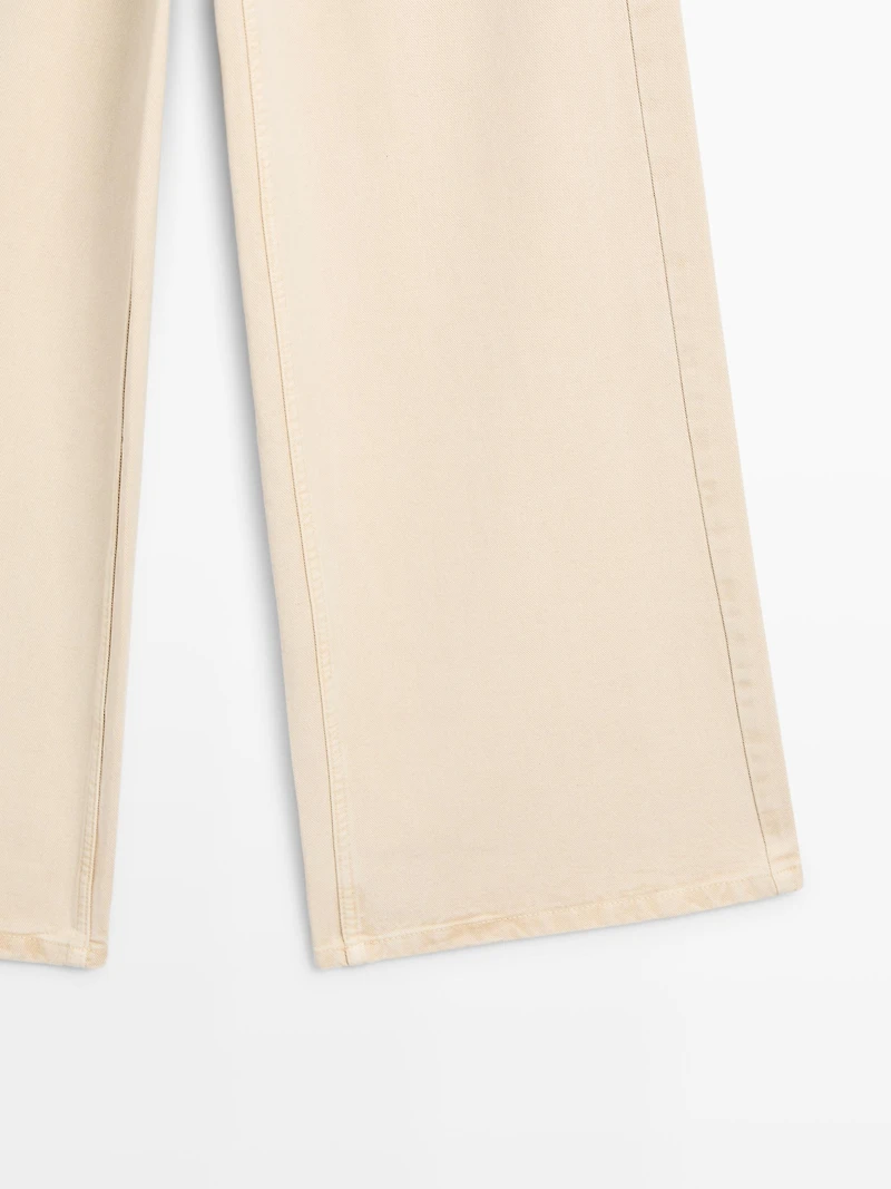 Low-rise wide-leg jeans