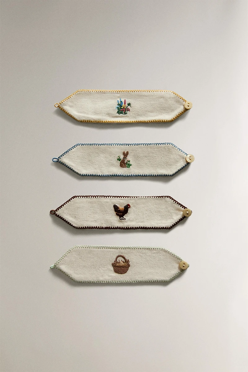 EASTER EMBROIDERED NAPKIN RINGS (PACK OF 4)
