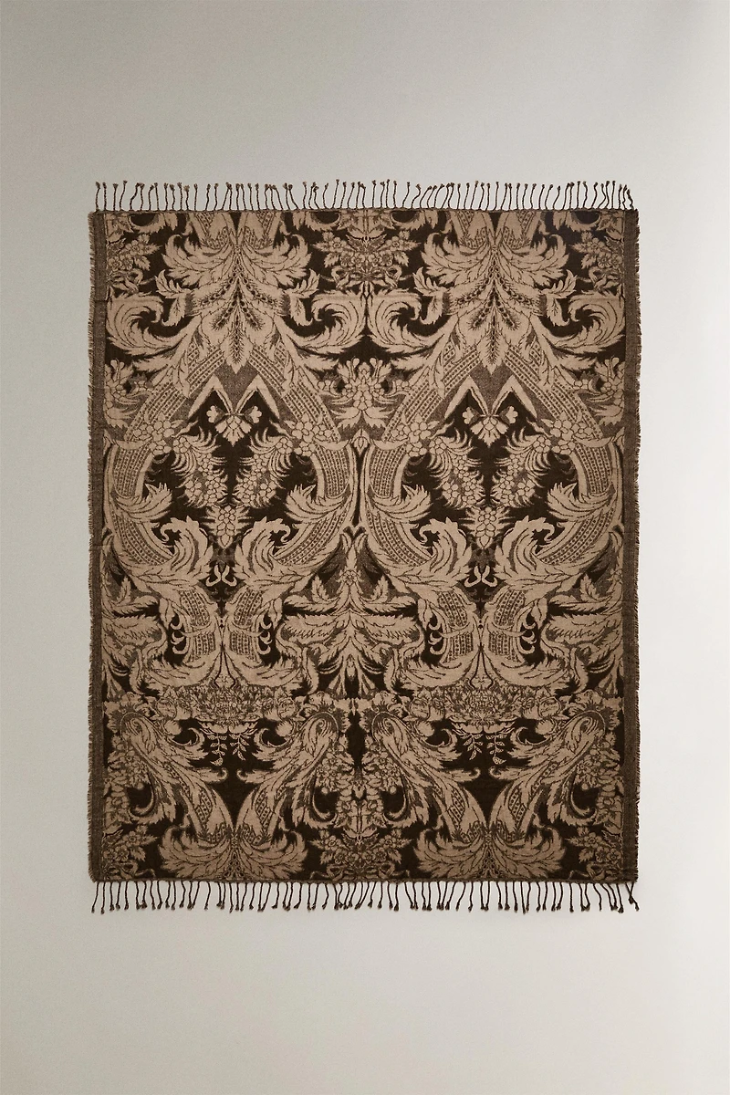 FLORAL JACQUARD BLANKET