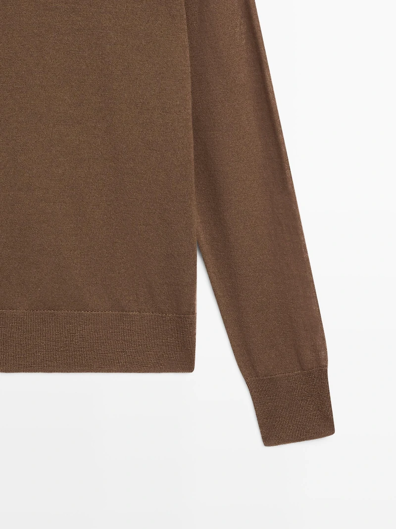 100% wool fine knit crew neck sweater