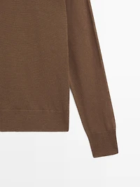 100% wool fine knit crew neck sweater