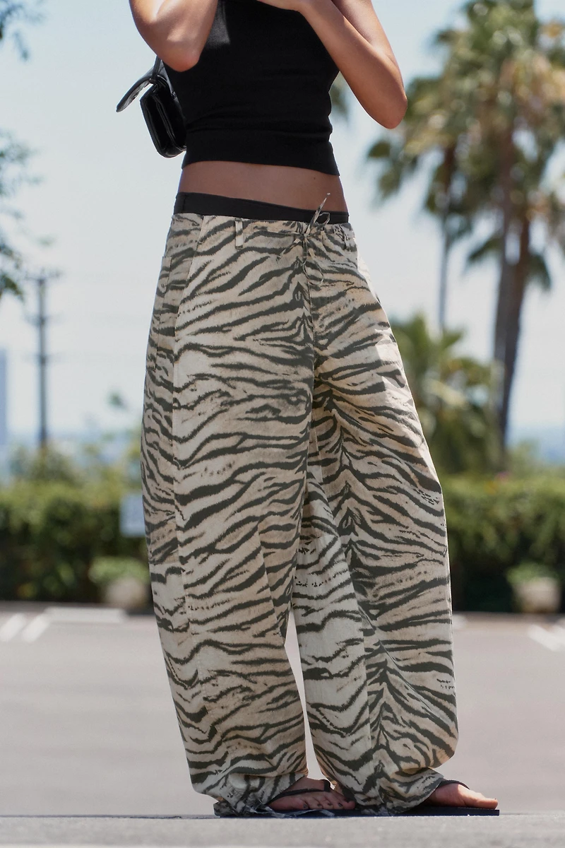 PANTALON LARGE À CORDONS IMPRIMÉ ANIMAL