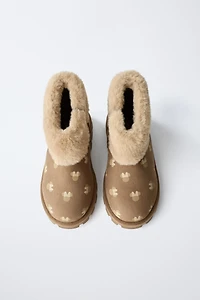 MINNIE MOUSE © DISNEY FUR BOOTS