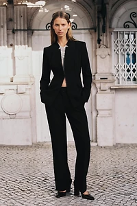 INVERTED LAPEL BLAZER