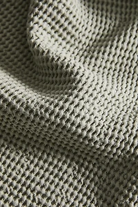 MINI WAFFLE-KNIT BATH TOWEL