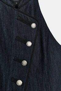 CONTRAST PIPING HALTER VEST