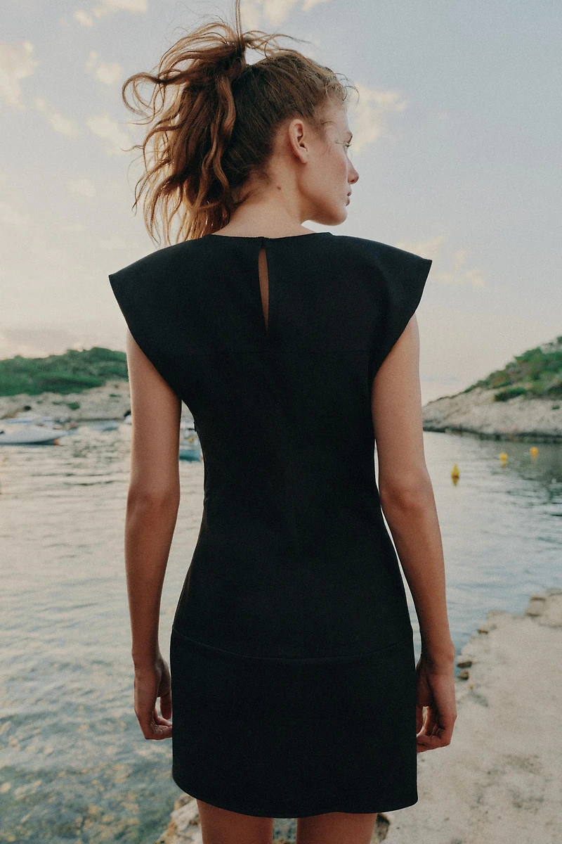 SHORT FROG FASTENING DRESS
