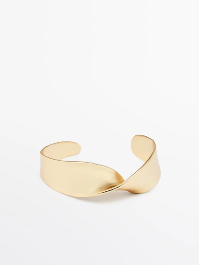 Wide textured bracelet