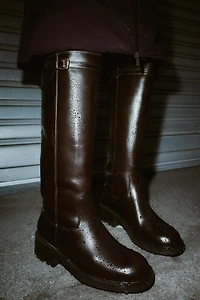 BUCKLED WATER REPELLENT LEATHER BOOTS