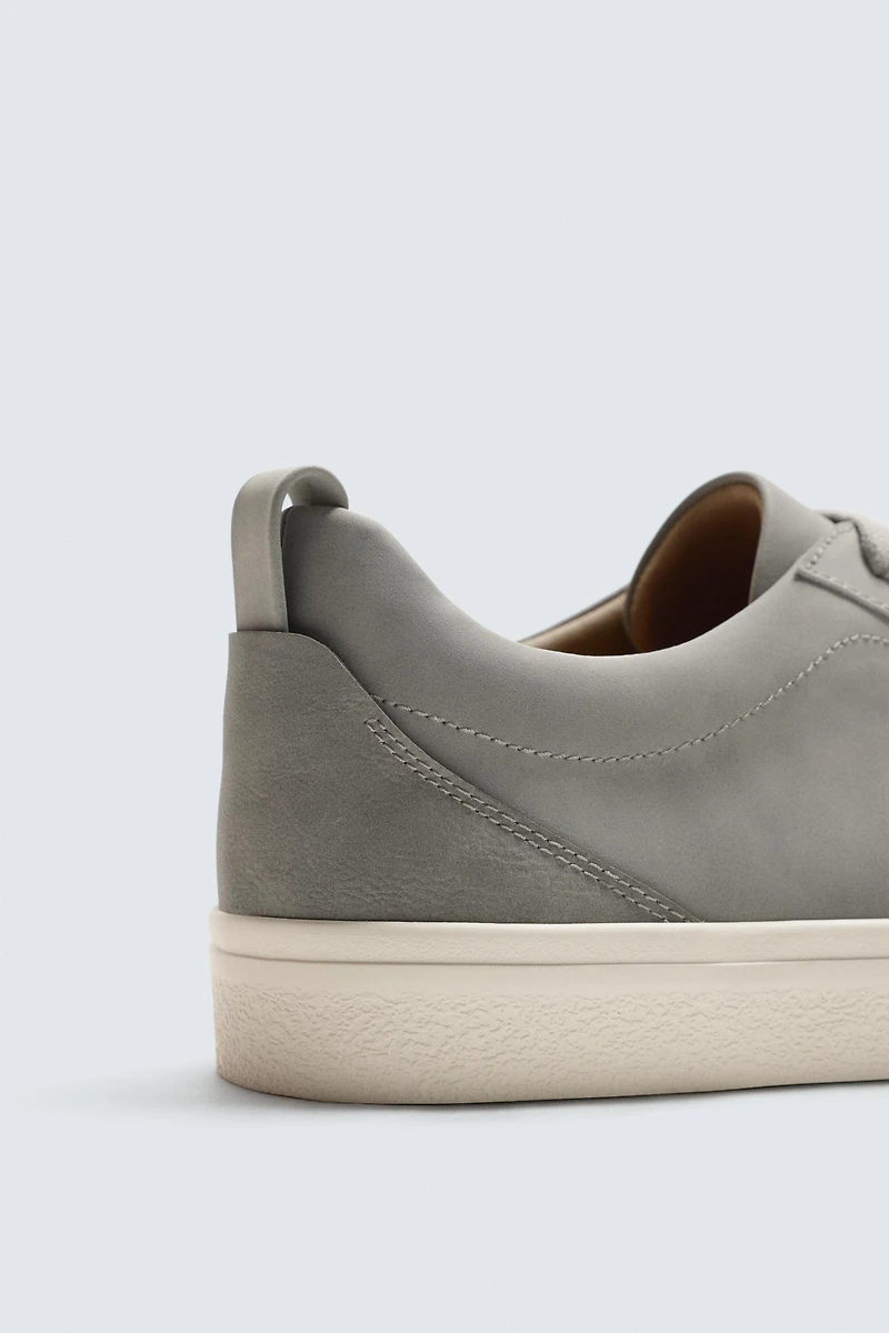 BASIC SNEAKERS