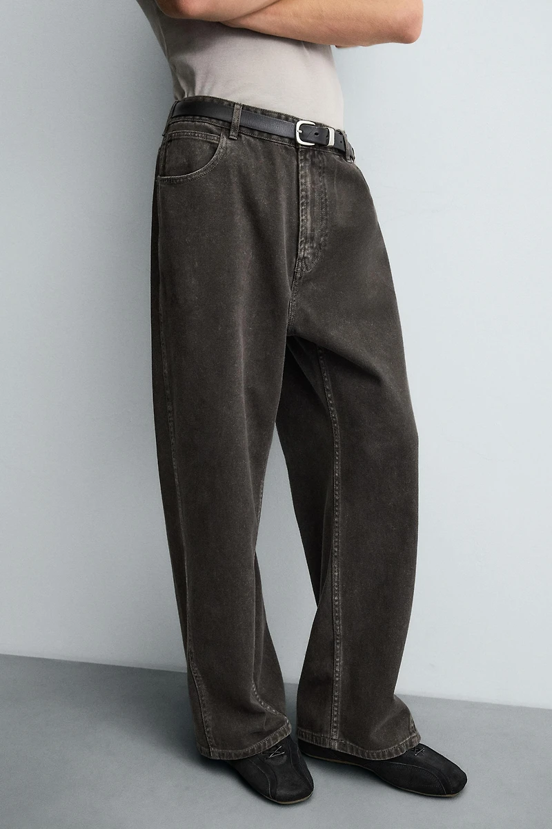RELAXED FIT PANTS WITH ROTATED SEAM