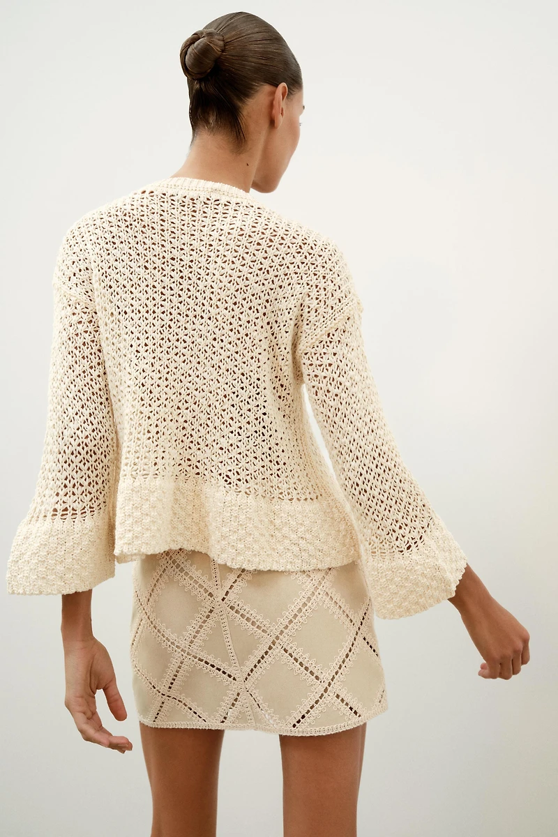 RUFFLED KNIT SWEATER