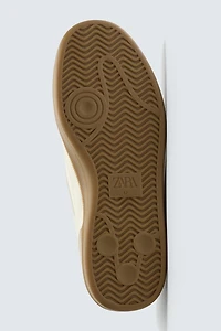 CONTRAST SOLE SNEAKERS