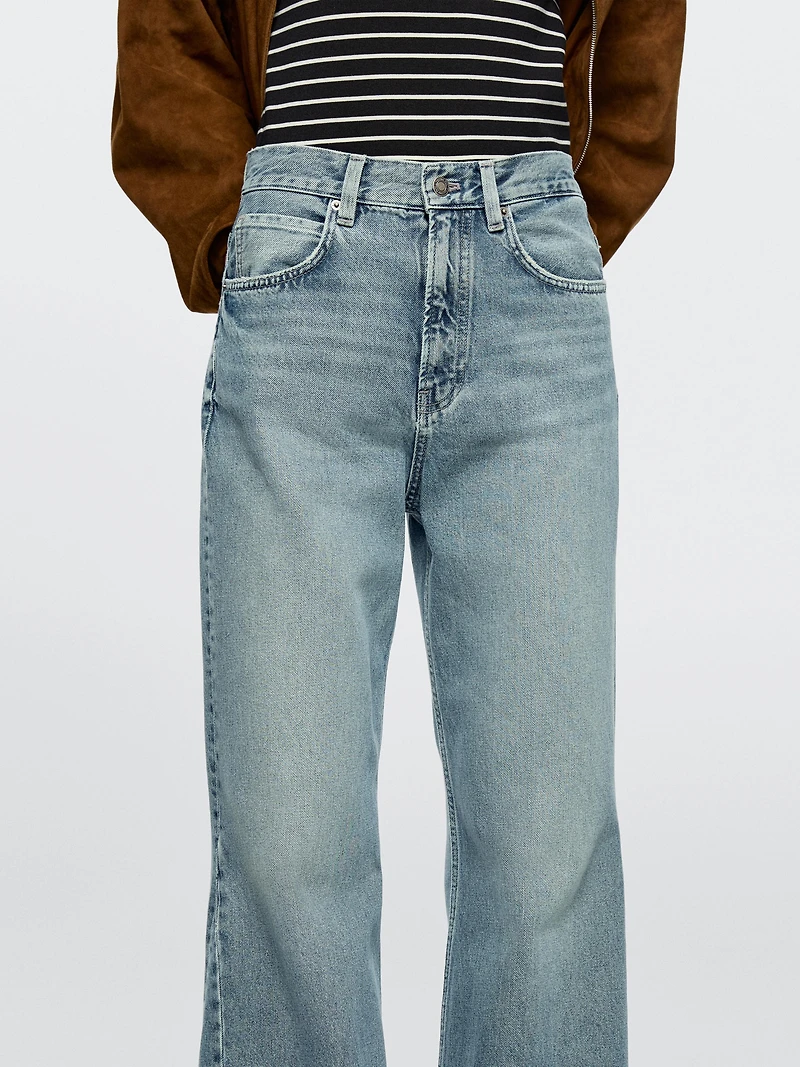 High-waist flare fit jeans