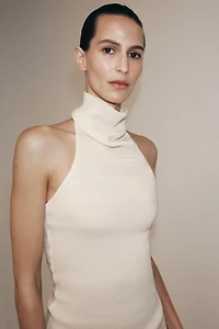 FLOWY HALTER TOP