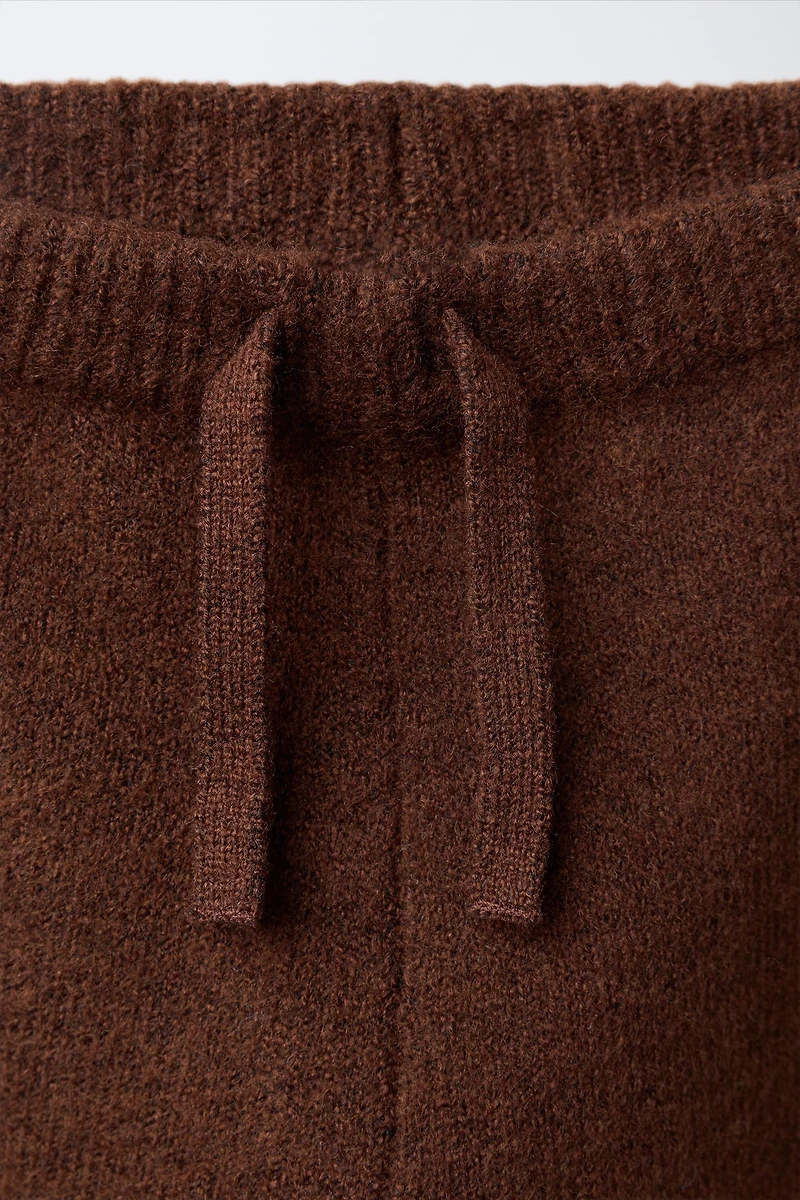 PANTALON DE JOGGING EN MAILLE AVEC CANARD BRODÉ
