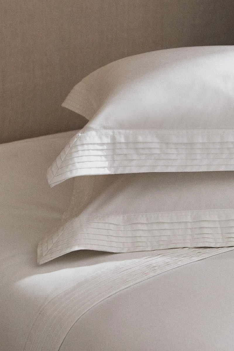 PLEATED COTTON SATEEN PILLOWCASE (400 THREAD COUNT)