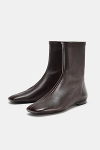 LIMITED EDITION FLAT LEATHER ANKLE BOOTS