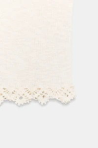 CROCHET HEM KNIT TOP