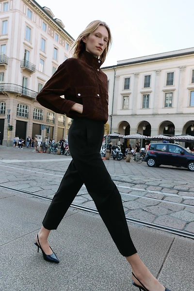 PANTS WITH A HIGH WAIST