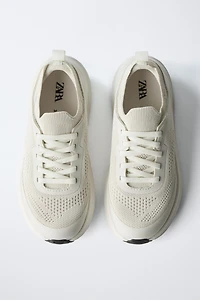 SNEAKERS WITH DETAILED SOLE
