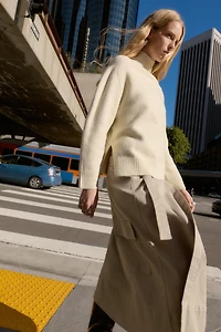 PULL EN MAILLE LISSE À COL MONTANT