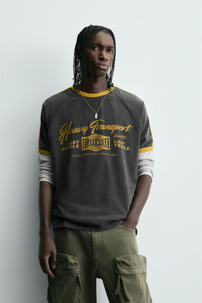 RIBBED CONTRAST TEXT T-SHIRT