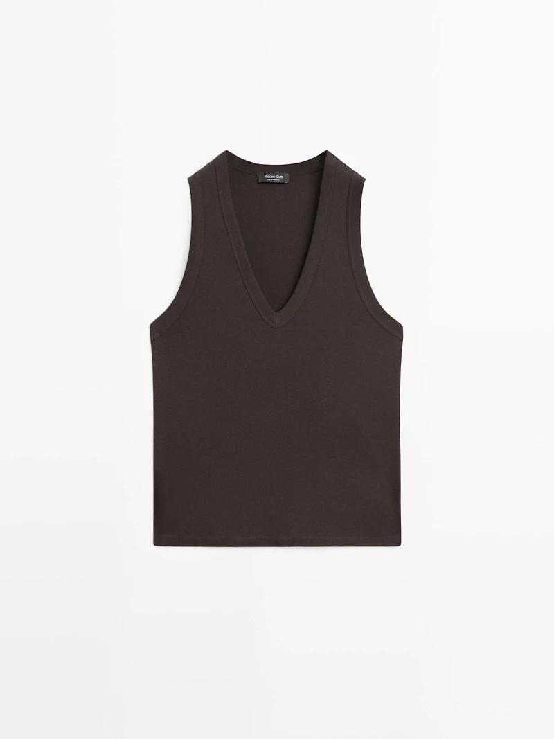 100% cotton V-neck T-shirt