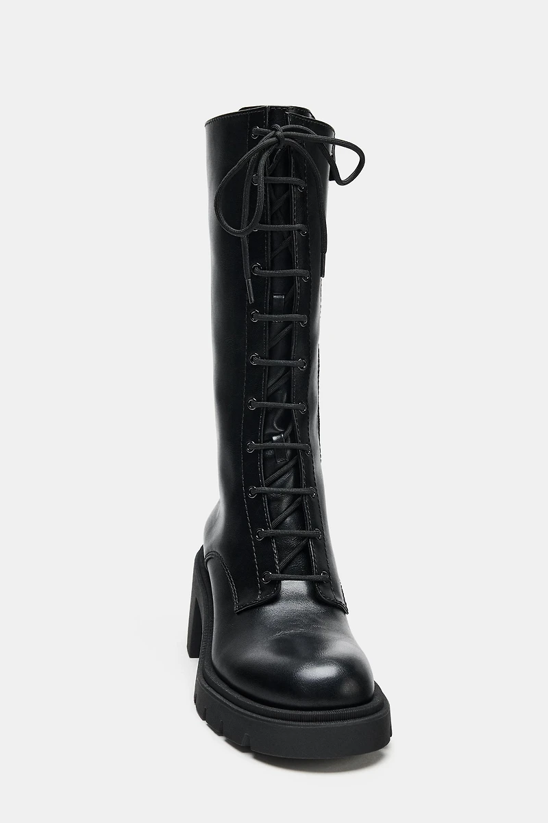LACED BOOTS