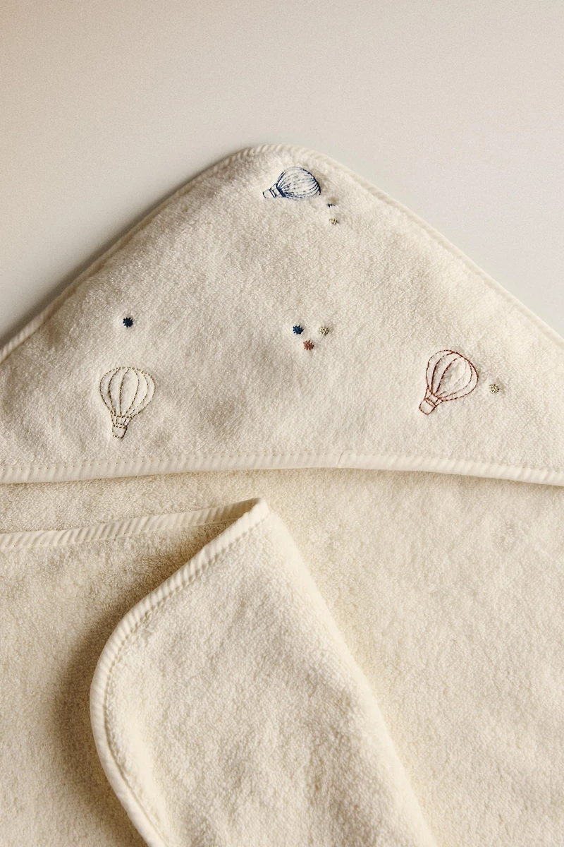 HOT AIR BALLOON HOODED BABY TOWEL