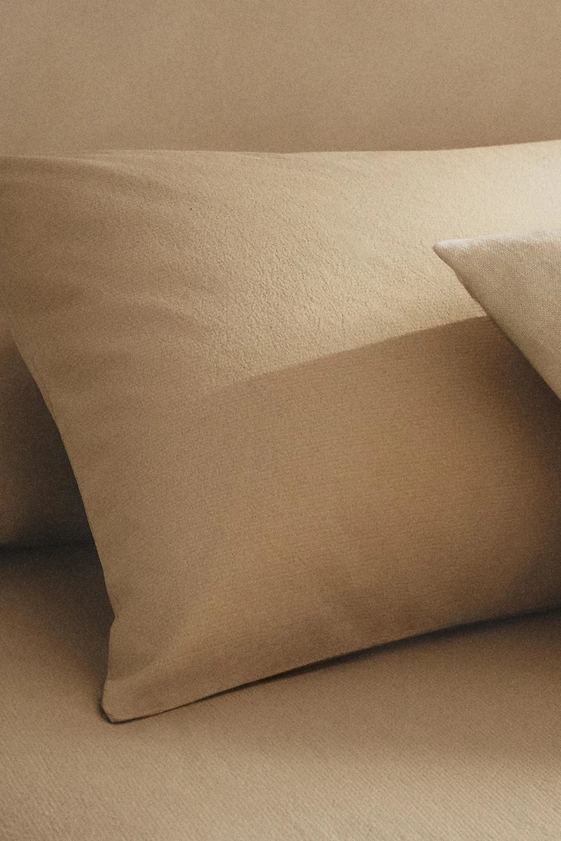 TEXTURED COTTON PILLOWCASE