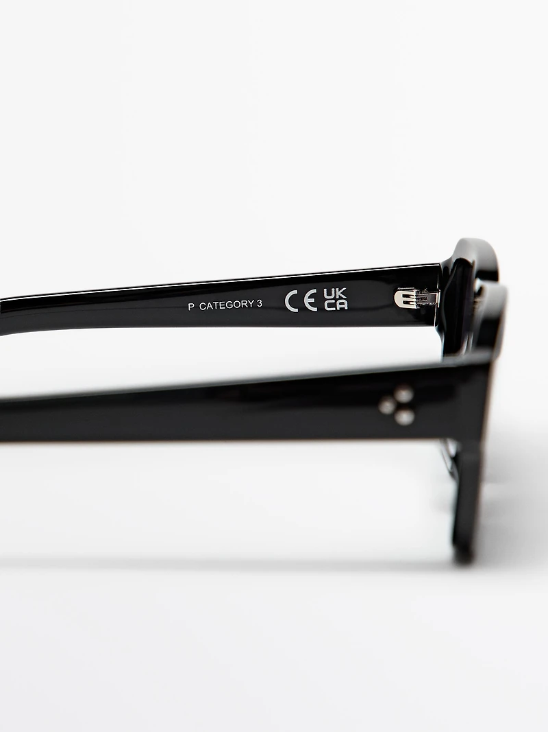 Rectangular sunglasses